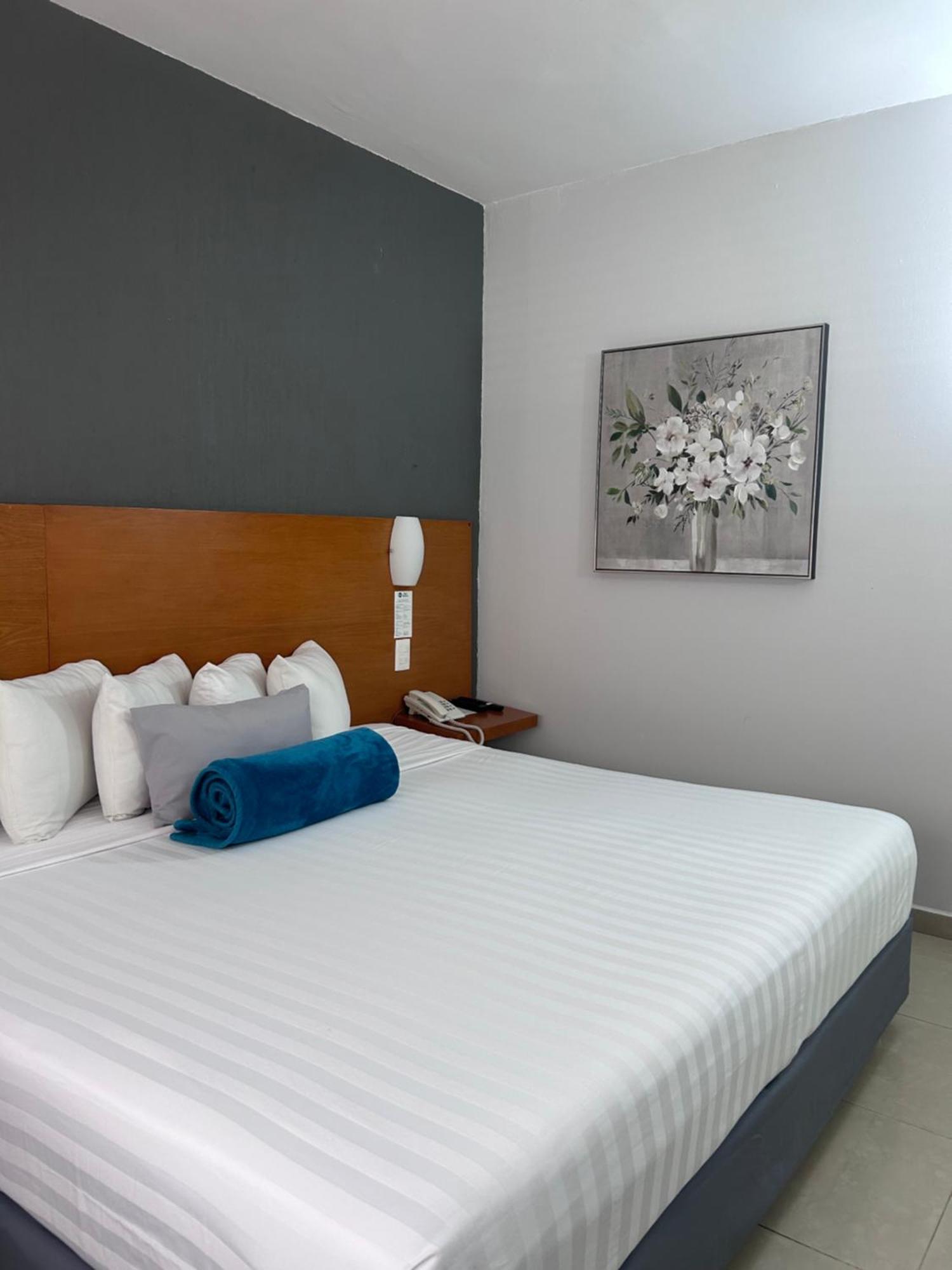 เบสต์ เวสเทิร์น มินาติตลัน Hotel มินาติทลัน ภายนอก รูปภาพ